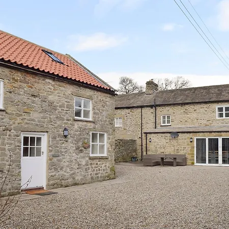 Peartree Granary * East Witton