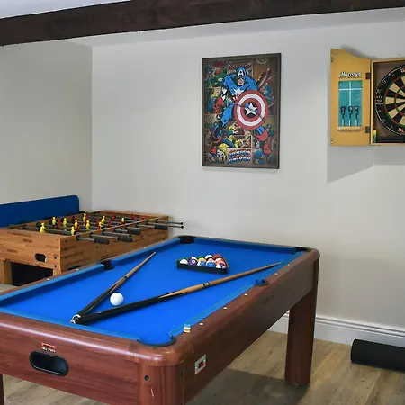 Peartree & Granary East Witton