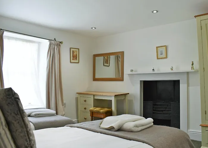 Peartree & Granary * East Witton