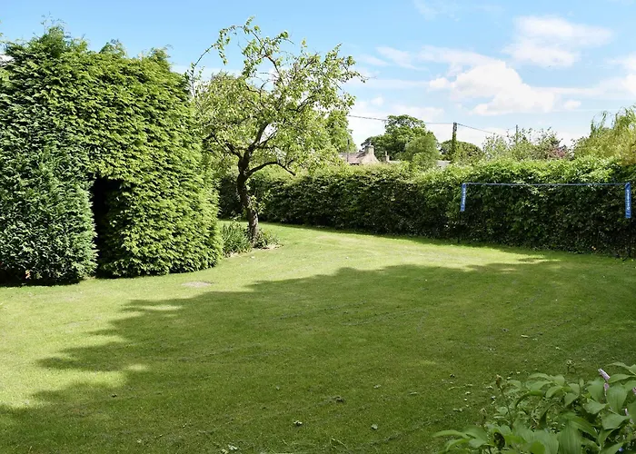 Peartree & Granary East Witton