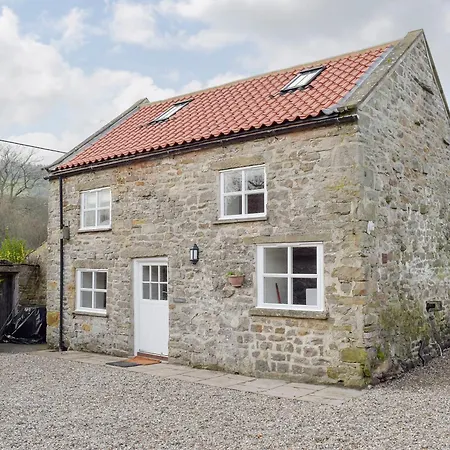 Peartree & Granary East Witton